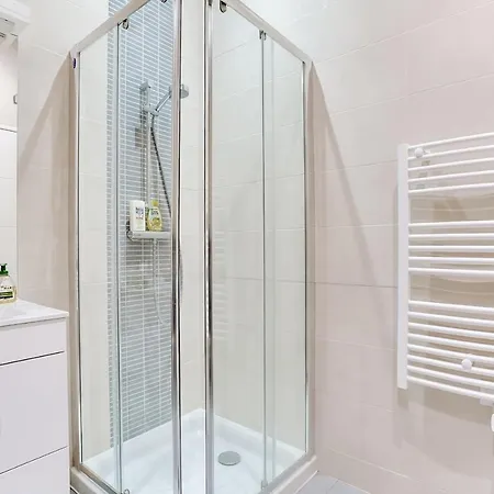Immogroom - Renovated Studio - Modern - Wifi - Downtown Cannes