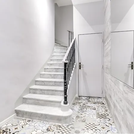Appartamento Immogroom - Renovated Studio - Modern - Wifi - Downtown