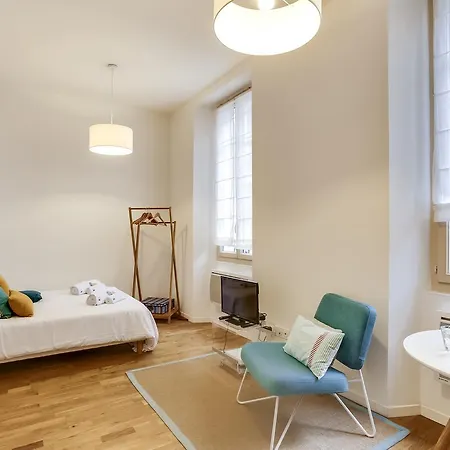 Immogroom - Renovated Studio - Modern - Wifi - Downtown Cannes